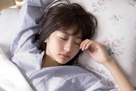 5 thói quen tốt nên làm khi thức dậy, uống nước ấm chỉ đứng thứ 3, điều đầu tiên duy trì thì cơ thể sẽ khỏe, sống thọ