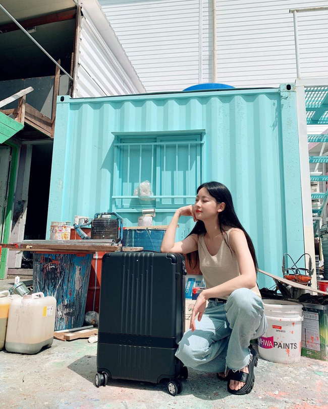 Mỹ nhân Hoa Du Ký đã 34 tuổi, nhưng style trẻ trung không thua gái đôi mươi nhờ diện toàn đồ basic-13