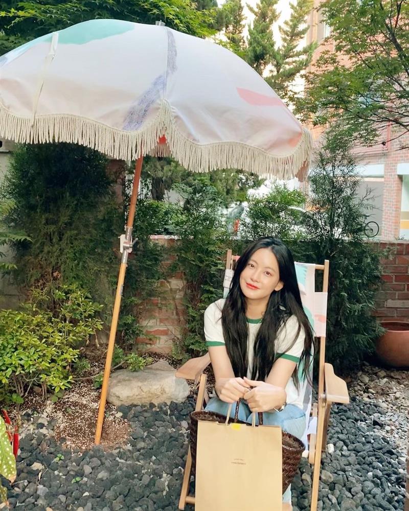 Mỹ nhân Hoa Du Ký đã 34 tuổi, nhưng style trẻ trung không thua gái đôi mươi nhờ diện toàn đồ basic-3