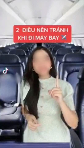 Cựu tiếp viên người Việt của hãng hàng không số 1 thế giới gây tranh cãi khi tiết lộ bồn nước trên máy bay rất nhiều vi khuẩn, đặc biệt không nên uống trà hay cà phê pha nóng vì dễ bị tiêu chảy!?-1