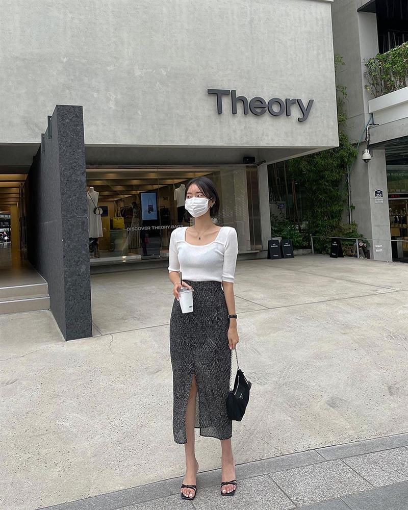 Chân váy có thêm chi tiết này thì nàng 1m55 trông như 1m65, cặp chân được kéo dài tít tắp-2