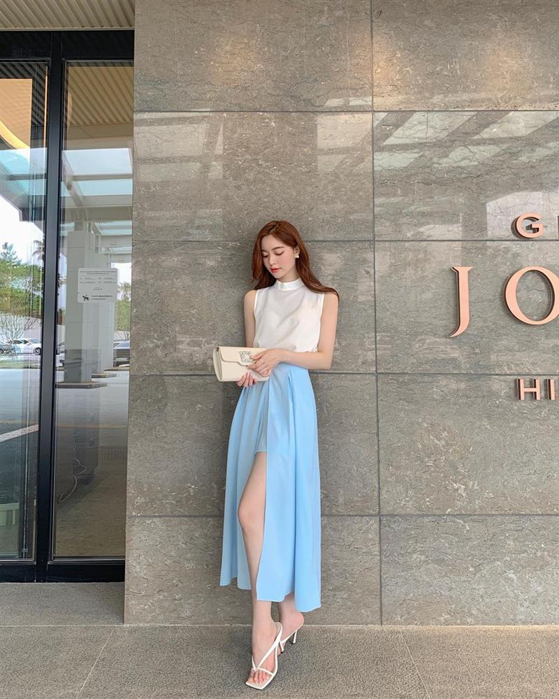 Chân váy có thêm chi tiết này thì nàng 1m55 trông như 1m65, cặp chân được kéo dài tít tắp-3