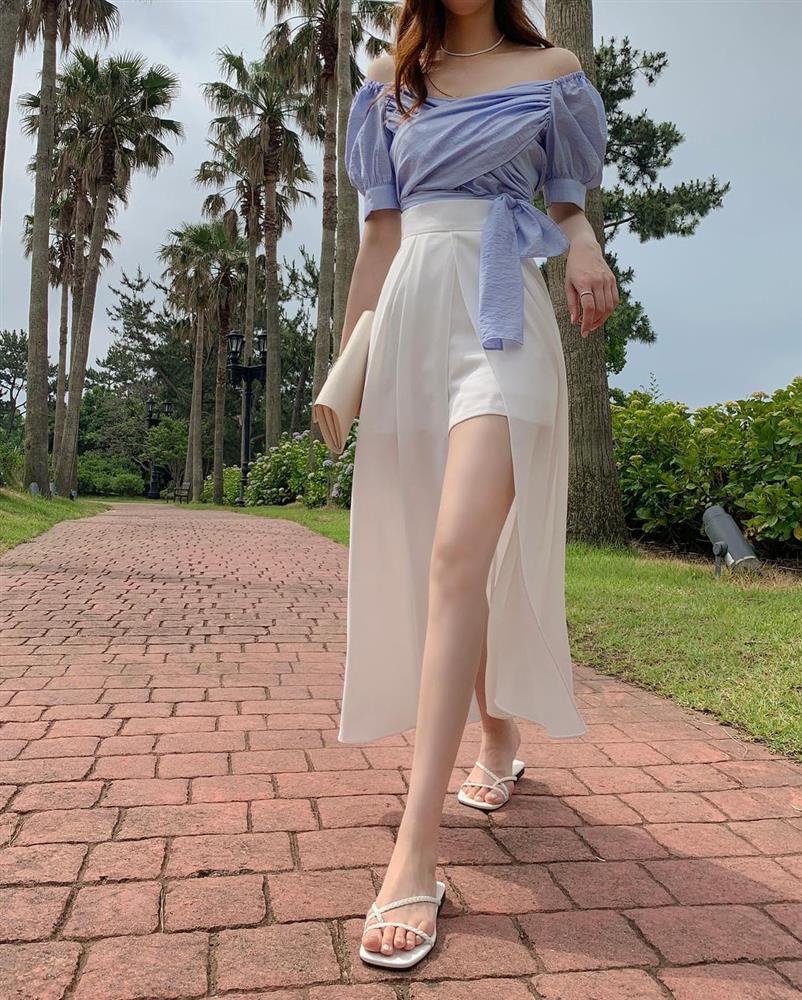 Chân váy có thêm chi tiết này thì nàng 1m55 trông như 1m65, cặp chân được kéo dài tít tắp-4