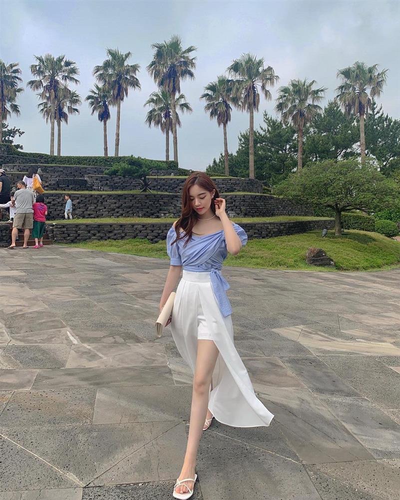 Chân váy có thêm chi tiết này thì nàng 1m55 trông như 1m65, cặp chân được kéo dài tít tắp-11