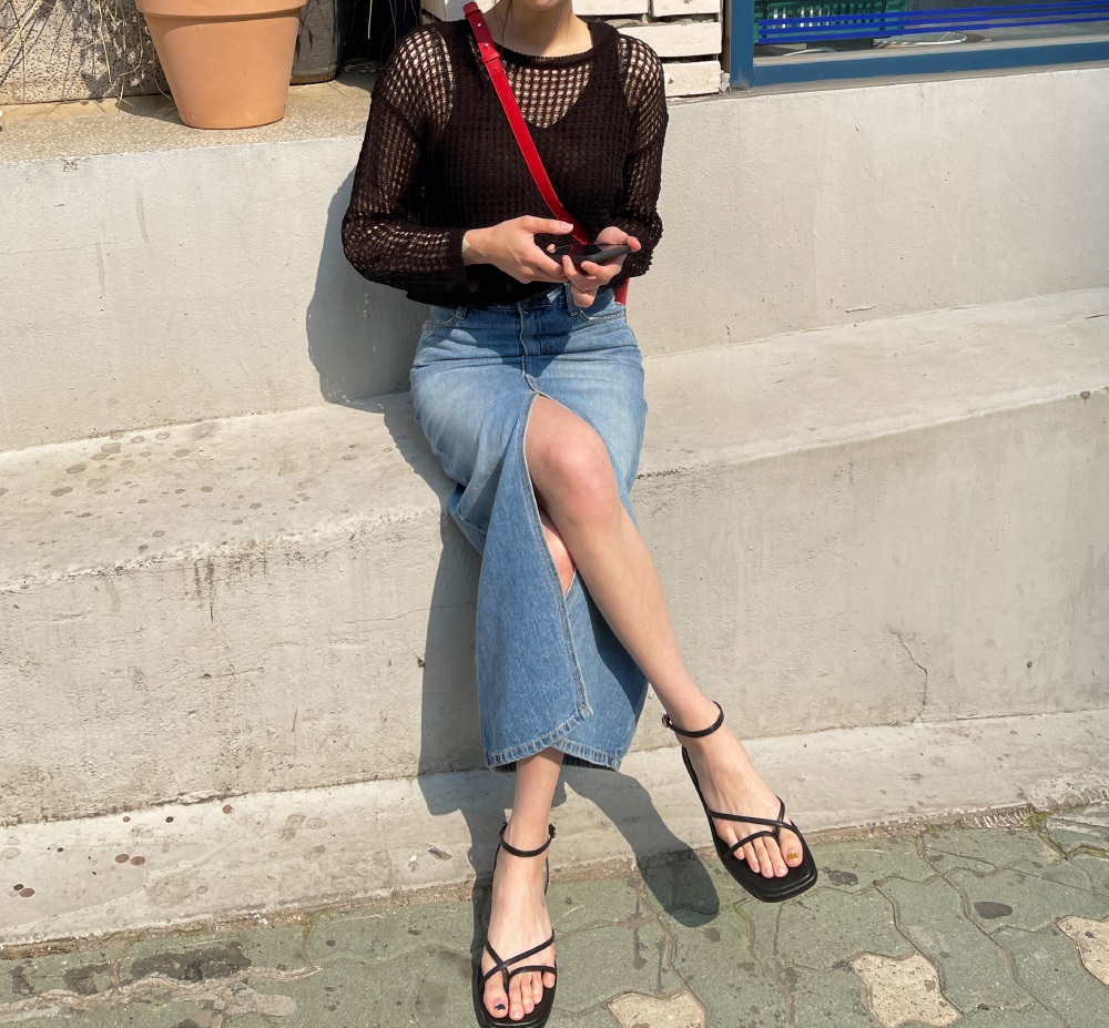 Chân váy có thêm chi tiết này thì nàng 1m55 trông như 1m65, cặp chân được kéo dài tít tắp-5