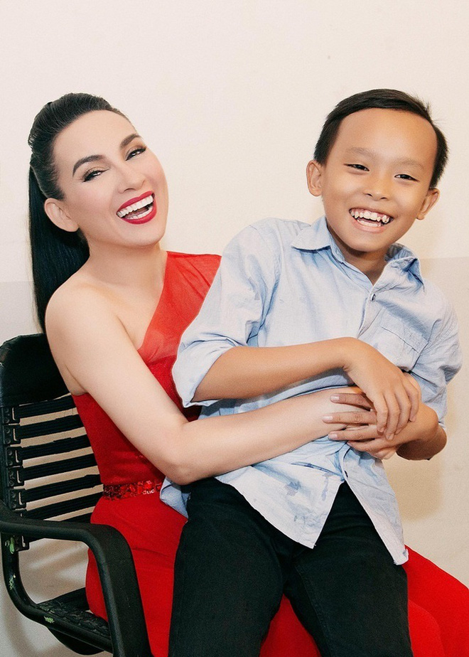 Phi Nhung cho Hồ Văn Cường đi hát 1 tuần mấy buổi để đảm bảo việc học?-1