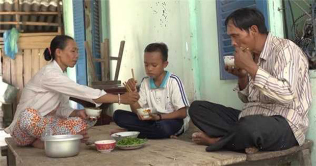 Bố ruột Hồ Văn Cường khi rời quê: Làm việc cho Phi Nhung, nhận lương tháng 10 triệu đồng-1