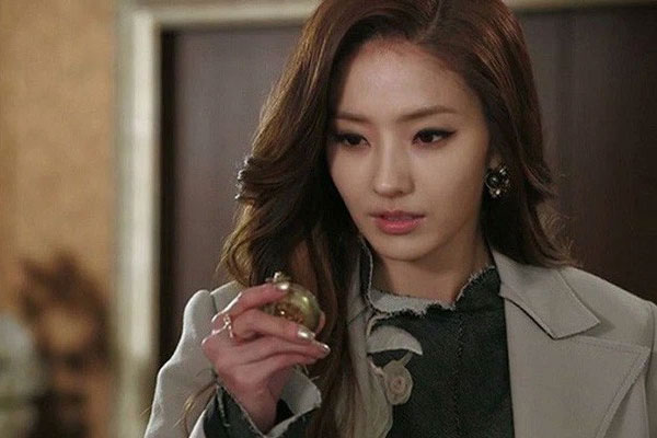 Ông sếp kể lể vợ độc đoán nhưng tình tiết này lại khiến nhiều người không thương nổi-2