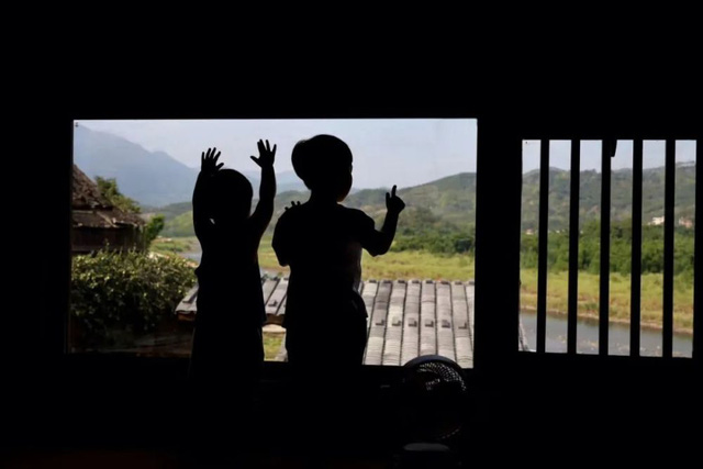 Đôi vợ chồng thạc sĩ bỏ việc về quê, cải tạo nhà cổ 700m2 thành không gian sống giữa thiên nhiên đẹp như tranh vẽ, con cái thoải mái chơi đùa: Ai xem cũng phải ao ước-14