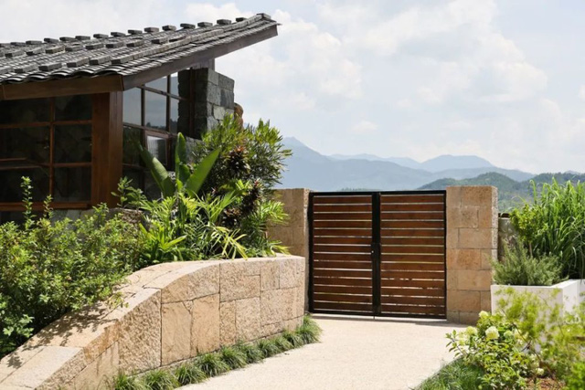 Đôi vợ chồng thạc sĩ bỏ việc về quê, cải tạo nhà cổ 700m2 thành không gian sống giữa thiên nhiên đẹp như tranh vẽ, con cái thoải mái chơi đùa: Ai xem cũng phải ao ước-15