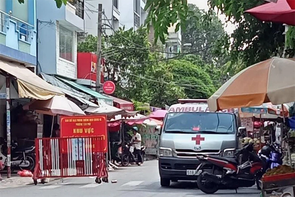 Bố cậu bé 3 tuổi mắc ung thư võng mạc vừa hết cách ly ở Viện K: những bữa cơm không thịt và ước mơ con sớm khỏi bệnh-7