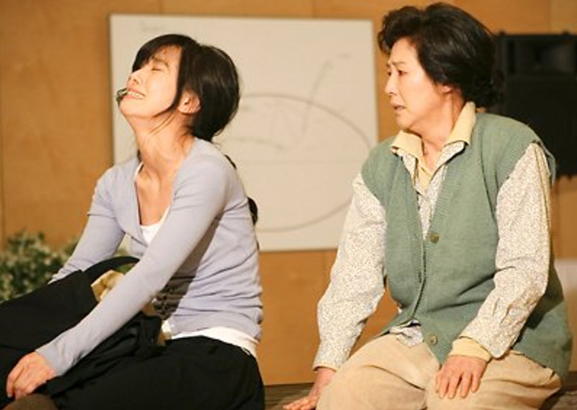 Hồ hởi dẫn mẹ chồng đi mua quần áo, không tiếc xõa tay chi tiền cho bà, không ngờ bà về nhà xúi con trai ly dị tôi-2