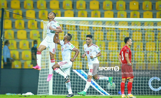 Thua sát nút UAE nhưng Việt Nam vẫn làm nên lịch sử, lần đầu tiên vào vòng loại thứ 3 World Cup 2022!-1