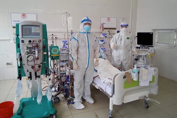 Bắc Giang: Nữ bệnh nhân trẻ mắc Covid-19 tiên lượng nặng, phải can thiệp ECMO-1