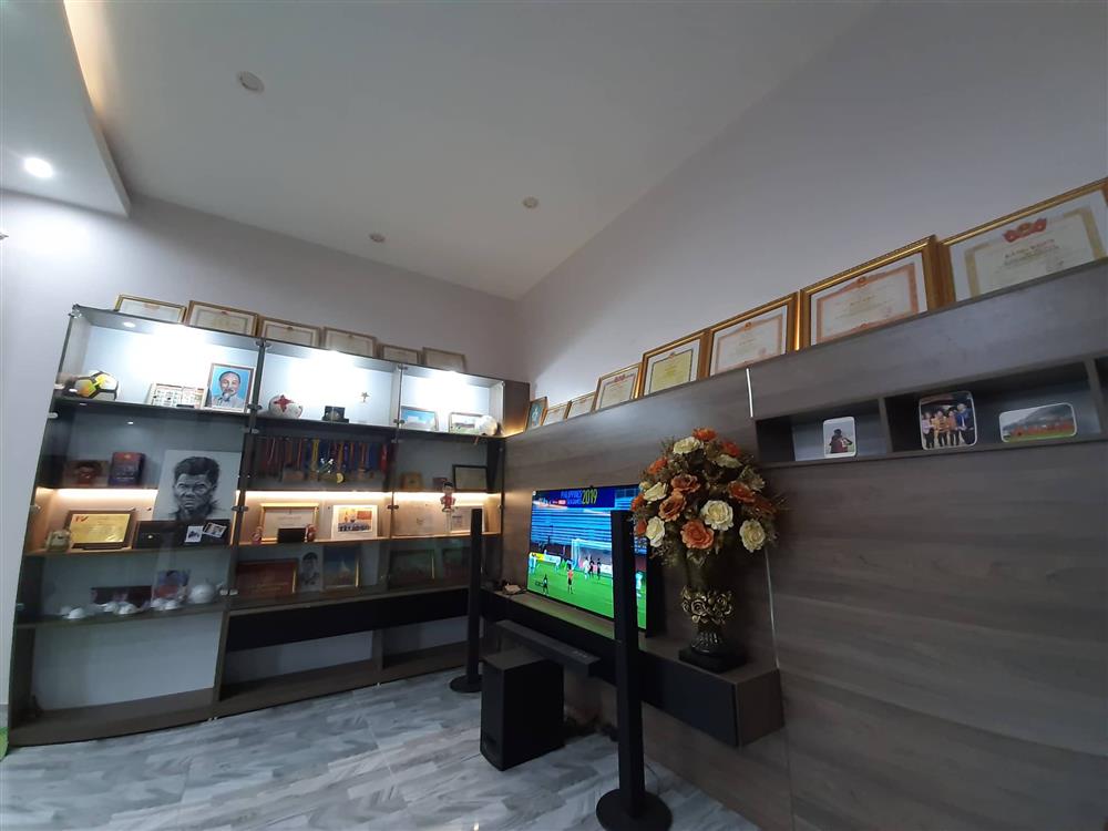 Mục sở thị cơ ngơi hoành tráng của cầu thủ Hà Đức Chinh tặng mẹ: Xây dựng sương sương hết 2 tỷ, có riêng phòng luyện tập thể lực xịn sò-12