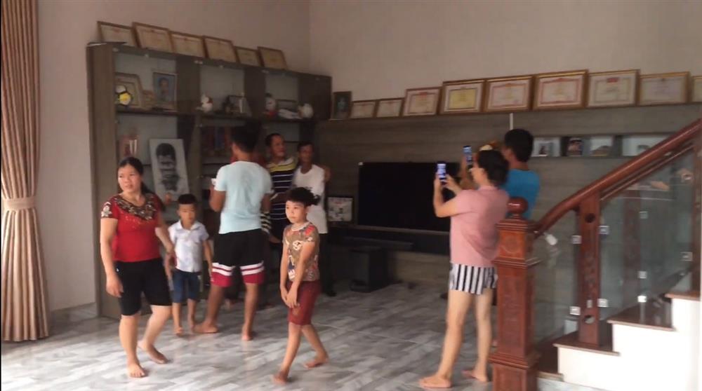 Mục sở thị cơ ngơi hoành tráng của cầu thủ Hà Đức Chinh tặng mẹ: Xây dựng sương sương hết 2 tỷ, có riêng phòng luyện tập thể lực xịn sò-13