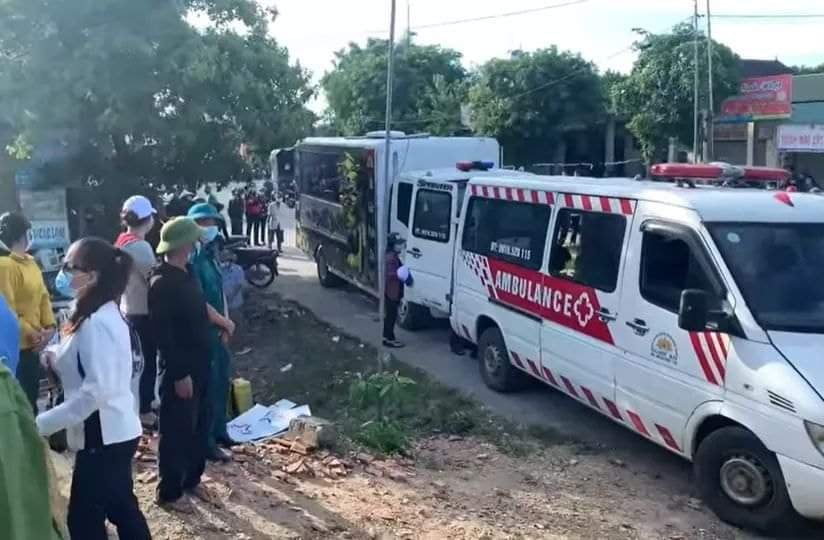 Vụ cháy phòng trà, cả gia đình thiệt mạng: Dự định đưa các con về thăm ông bà mãi dở dang, làng quê nghèo thê lương đại tang giữa mùa dịch-3