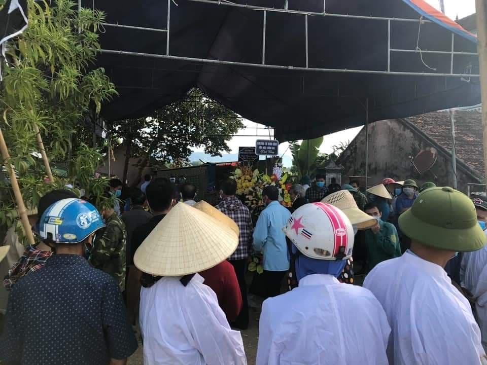 Vụ cháy phòng trà, cả gia đình thiệt mạng: Dự định đưa các con về thăm ông bà mãi dở dang, làng quê nghèo thê lương đại tang giữa mùa dịch-5