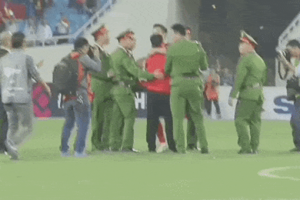 Bà xã Quế Ngọc Hải từng là hoa khôi nổi tiếng 1 vùng, qua 1 lần sinh nở liệu ngoại hình có khác xưa?-17