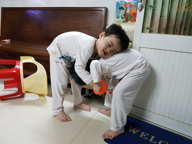 Người mẹ trong ca sinh 5 ngày ấy: Con 8 tuổi vợ chồng vẫn chưa quan hệ lại, từng bị gọi là con vịt không biết đẻ-9
