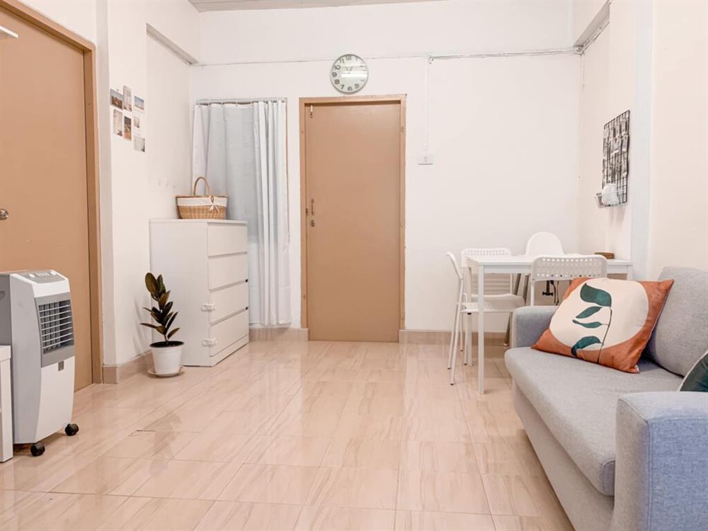 Vợ chồng mới cưới thuê nhà cũ kỹ và pha cải tạo thành không gian tối giản đầy ngoạn mục-3