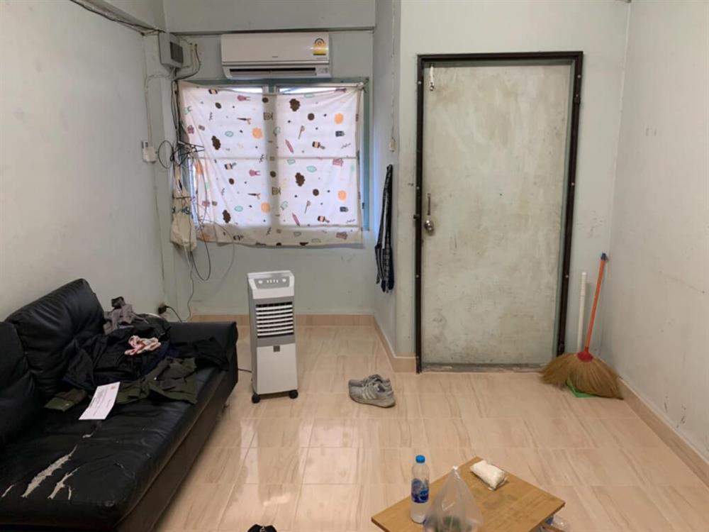 Vợ chồng mới cưới thuê nhà cũ kỹ và pha cải tạo thành không gian tối giản đầy ngoạn mục-8