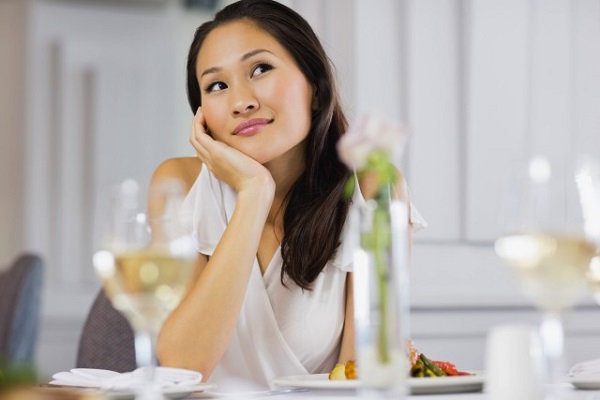 Đưa 10 triệu/tháng nhưng mẹ chồng vẫn cho ăn đạm bạc, sau 2 ngày tôi về ngoại trở lại, nhìn mâm cơm bà chuẩn bị mà phải kinh ngạc-1