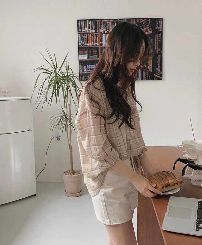 Cho những lúc không biết mặc gì: 12 outfit màu be tây tây dịu mắt, hợp mùa hè nóng nực-7