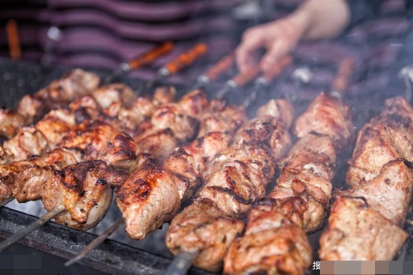 Người đàn ông 38 tuổi bị ung thư gan giai đoạn cuối, bác sĩ chỉ thẳng mặt 3 loại thực phẩm gây hại gan nên ăn càng ít càng tốt-2