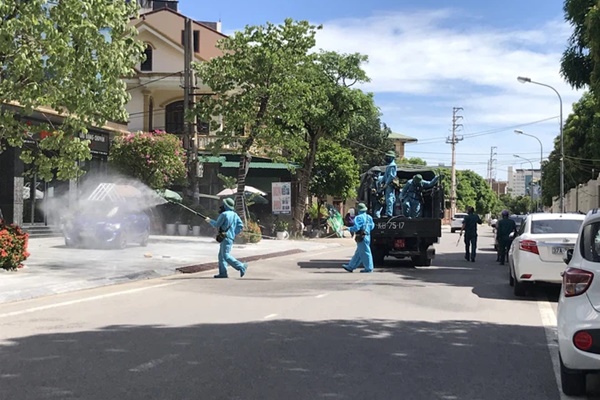 Nghệ An: Thêm 2 ca mắc Covid-19 liên quan đến nhân viên ngân hàng, trong đó có 1 cán bộ công an làm CCCD-1