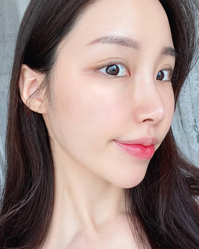 Bôi serum vitamin C: 3 điều nên và 2 điều không nên làm để da thực sự sáng mịn bật tông-2