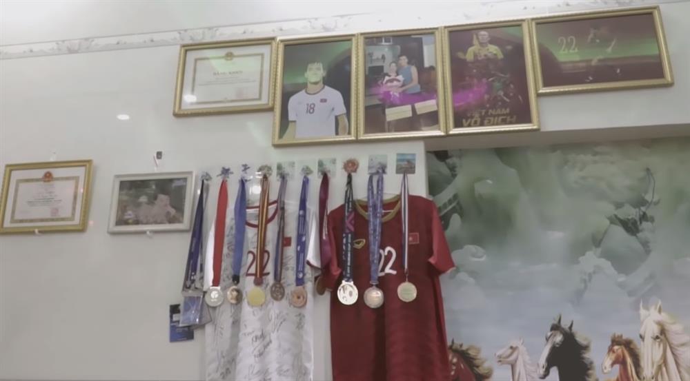 Nhà vườn tiền tỉ 300m2 của gia đình cầu thủ Nguyễn Tiến Linh: Mặt tiền là quán cà phê sức chứa trăm người, từng vui như hội mỗi lần bóng lăn-9