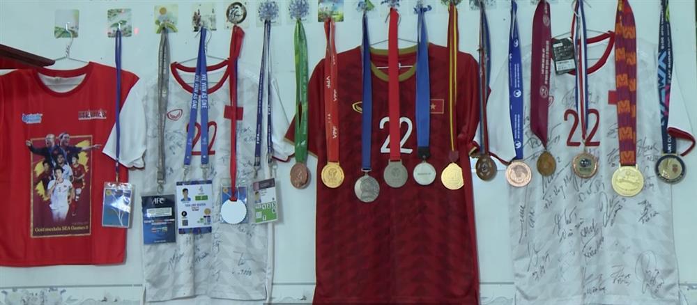 Nhà vườn tiền tỉ 300m2 của gia đình cầu thủ Nguyễn Tiến Linh: Mặt tiền là quán cà phê sức chứa trăm người, từng vui như hội mỗi lần bóng lăn-10