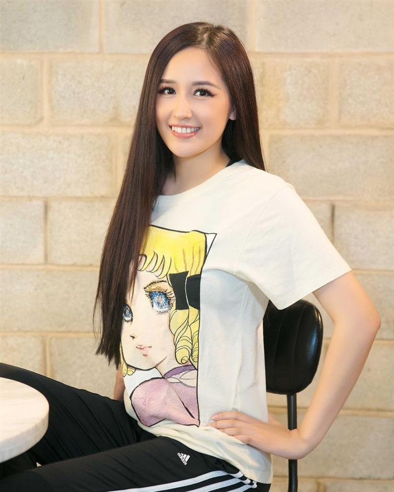 Mai Phương Thúy rất hay diện kiểu áo phông hack tuổi này, tiếc là trông trẻ quá hóa cưa sừng làm nghé-5