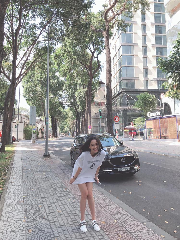 Mai Phương Thúy rất hay diện kiểu áo phông hack tuổi này, tiếc là trông trẻ quá hóa cưa sừng làm nghé-7