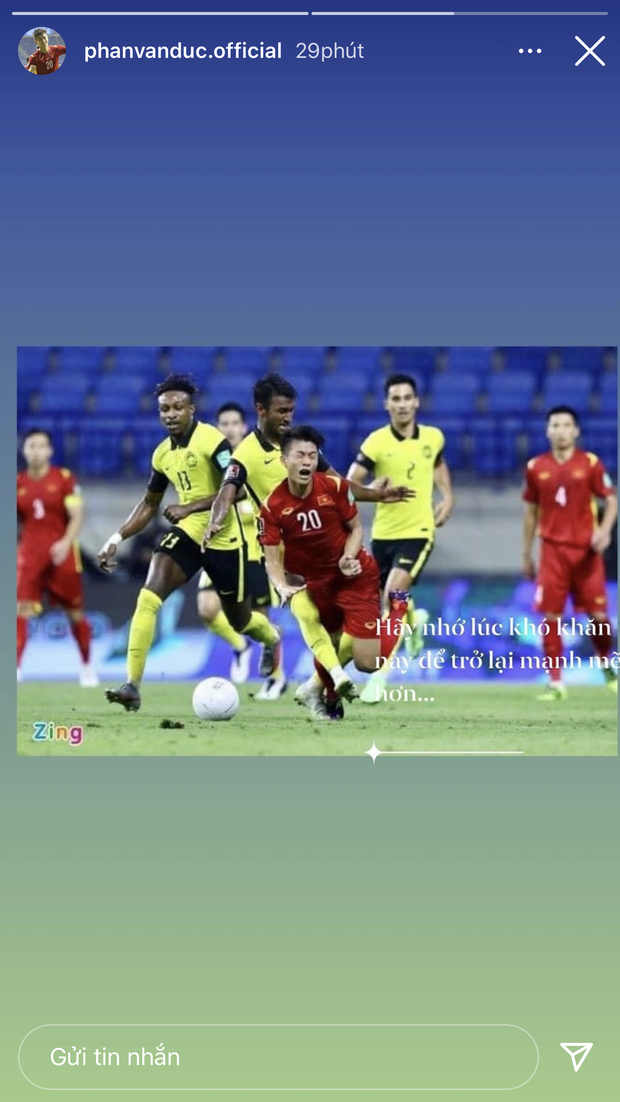 Toàn cảnh đội tuyển Việt Nam về đến Sài Gòn: Thầy Park và dàn cầu thủ quá dễ thương còn hàng xóm bật mode hóng” nhiệt tình-68