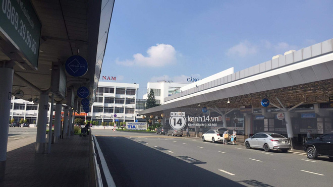 Toàn cảnh đội tuyển Việt Nam về đến Sài Gòn: Thầy Park và dàn cầu thủ quá dễ thương còn hàng xóm bật mode hóng” nhiệt tình-65