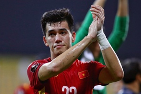 Tiến Linh làm gì cho hết ngày khi cách ly ở khu nhà giàu Sài Gòn?-7