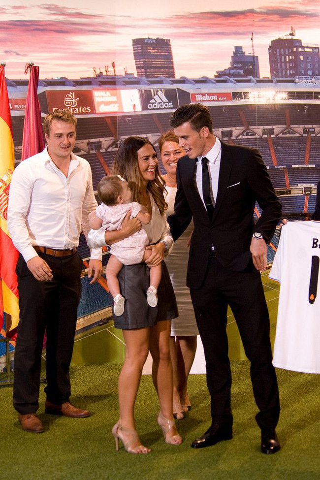 Chuyện tình của cầu thủ từng giữ kỷ lục chuyển nhượng vượt Ronaldo: Vợ xuất thân gia đình bất hảo, cấm cả bố cô dâu đến đám cưới-1