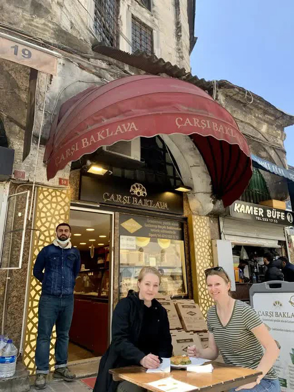 Phát hiện bạn trai lừa dối, cô gái bắt tay tình địch thực hiện pha xử lý đi vào lòng người khiến kẻ bội bạc chưng hửng, không nói nên lời-4