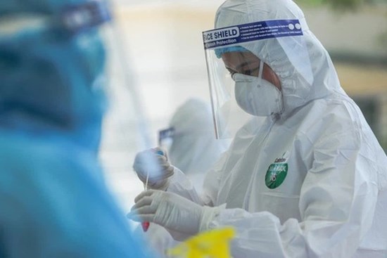 Trưa 17/6 thêm 212 ca mắc COVID-19 mới