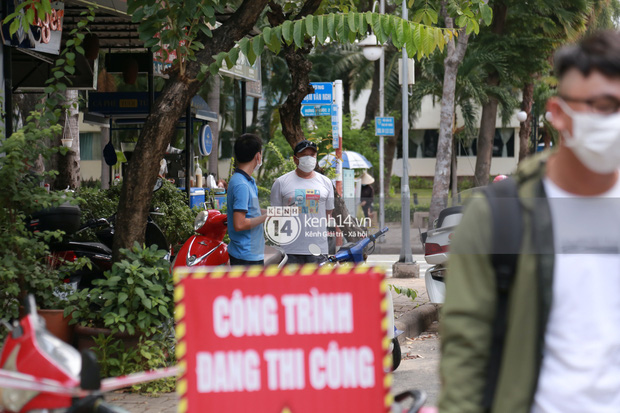 Toàn cảnh đội tuyển Việt Nam về đến Sài Gòn: Thầy Park và dàn cầu thủ quá dễ thương còn hàng xóm bật mode hóng” nhiệt tình-28