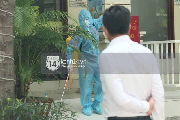 Toàn cảnh đội tuyển Việt Nam về đến Sài Gòn: Thầy Park và dàn cầu thủ quá dễ thương còn hàng xóm bật mode hóng” nhiệt tình-33