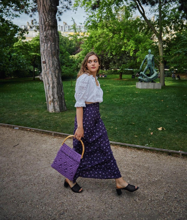 Khác với gái Hàn, phụ nữ Pháp diện chân váy dài trông nổi bật hơn hẳn là nhờ bí kíp này-11