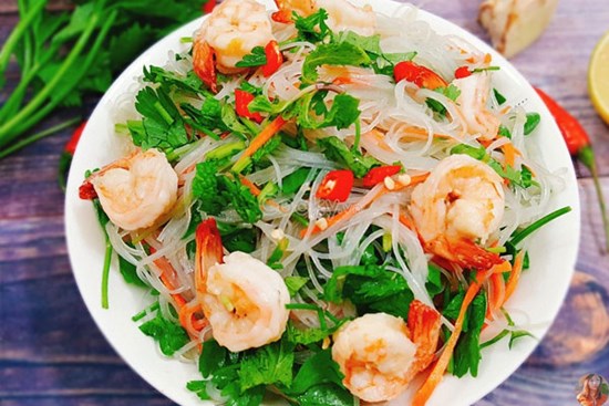 Buổi chiều đổi vị với món miến trộn hải sản kiểu Thái