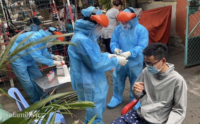 TP.HCM: UBND Quận 7 tạm dừng mọi hoạt động vì nữ nhân viên và 6 người trong gia đình dương tính SARS-CoV-2-1