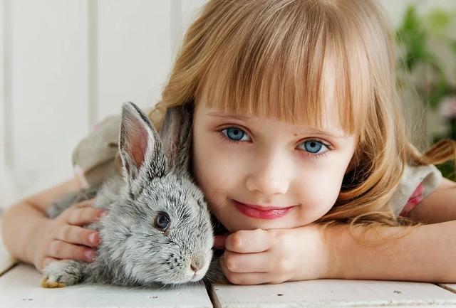 Những biểu hiện cho thấy trẻ đang dần trở nên kém cỏi, cha mẹ cần can thiệp kịp thời nếu không muốn con lớn lên là người tự ti-4