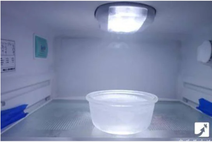 Đặt bát nước vào tủ lạnh mỗi ngày, 1 tháng sau bạn sẽ thấy điều kỳ diệu-1