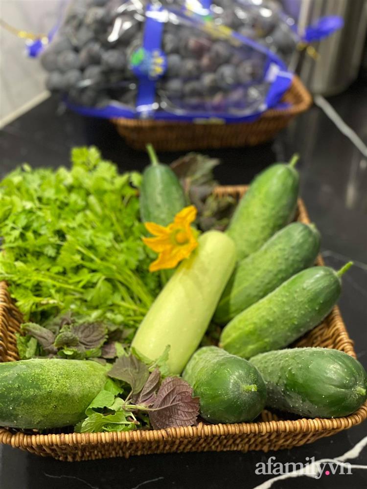 Khu vườn sân thượng chỉ 15m² nhưng quanh năm bội thu rau quả sạch của mẹ đảm ở Lào Cai-26