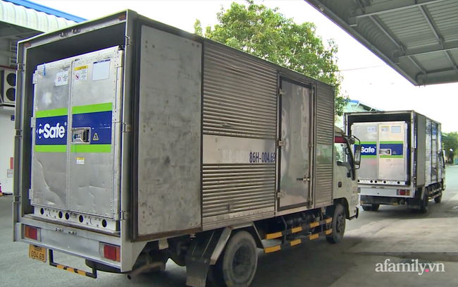 Cận cảnh nơi bảo quản 86% tổng lượng vắc xin COVID-19 của cả nước sắp dùng cho chiến dịch tiêm chủng cực lớn tại TP.HCM,-1